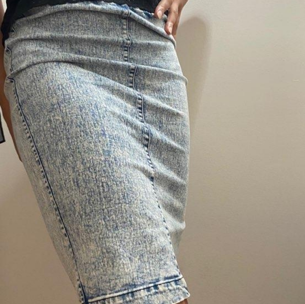 Denim pencil skirt
